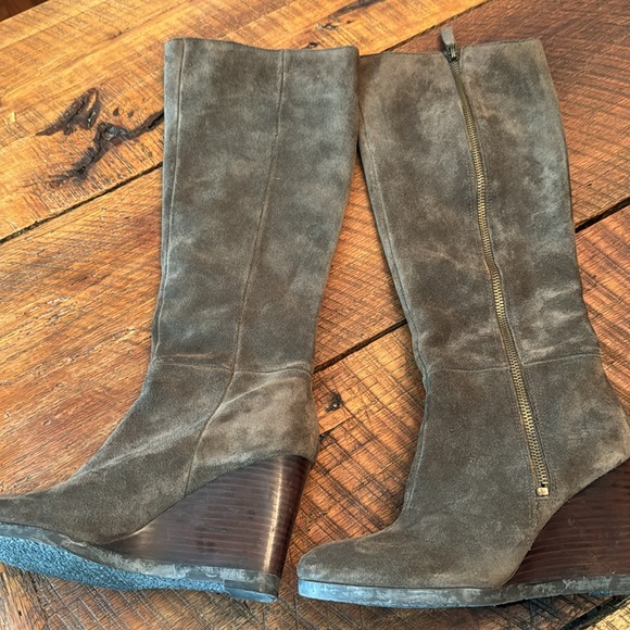 Cute Franco Sarto size 6 suede higher zipper boots. - Picture 7 of 13